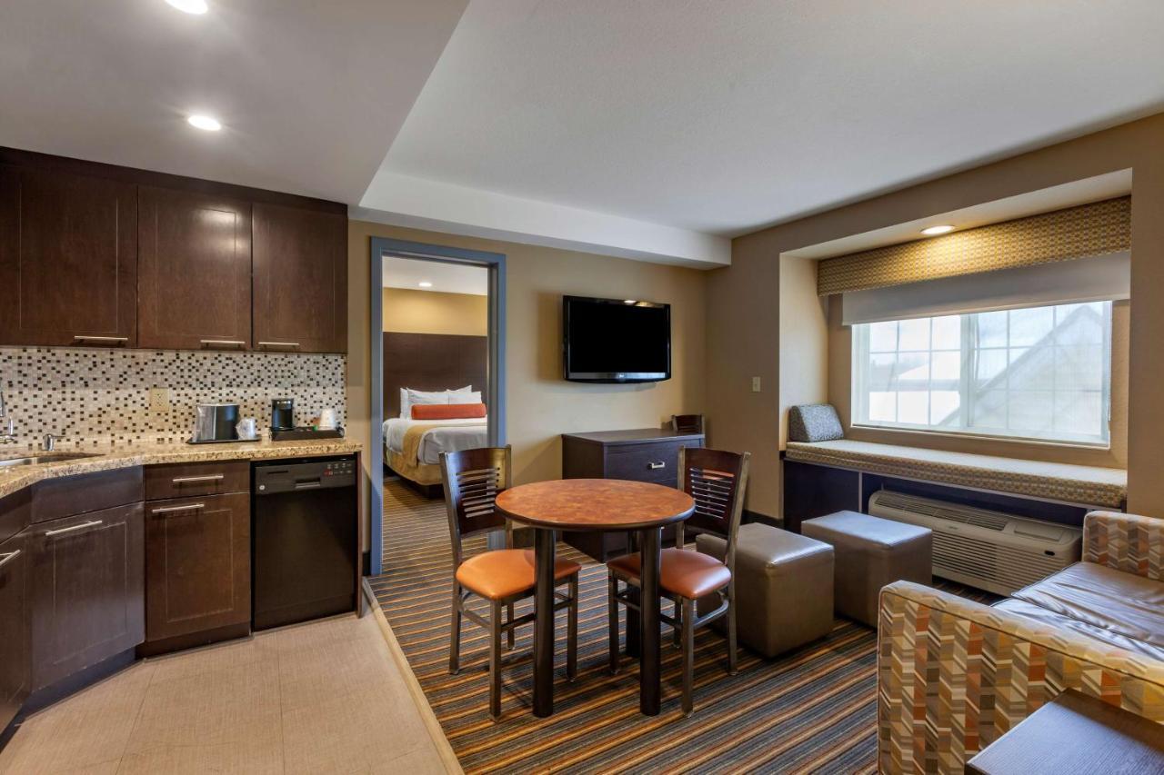 Best Western Plus Woodstock Inn & Suites Exterior foto